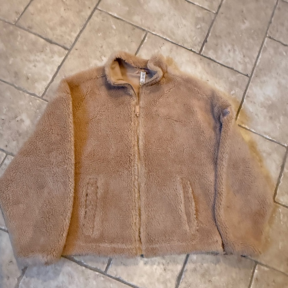 ALO YOGA TEDDY BEAR JACKET NWOT WORN ONCE
